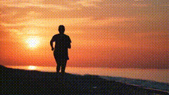 夕阳海边跑步唯美素材