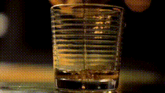 最近爱拍酒
