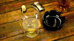 洋酒配雪茄唯美素材特效