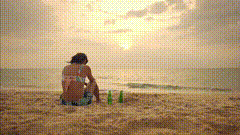 创意摄影面朝大海夕阳下的背影